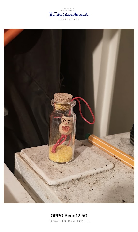 (Geluks poppetjes in een flesje/Luck puppets in a bottle)